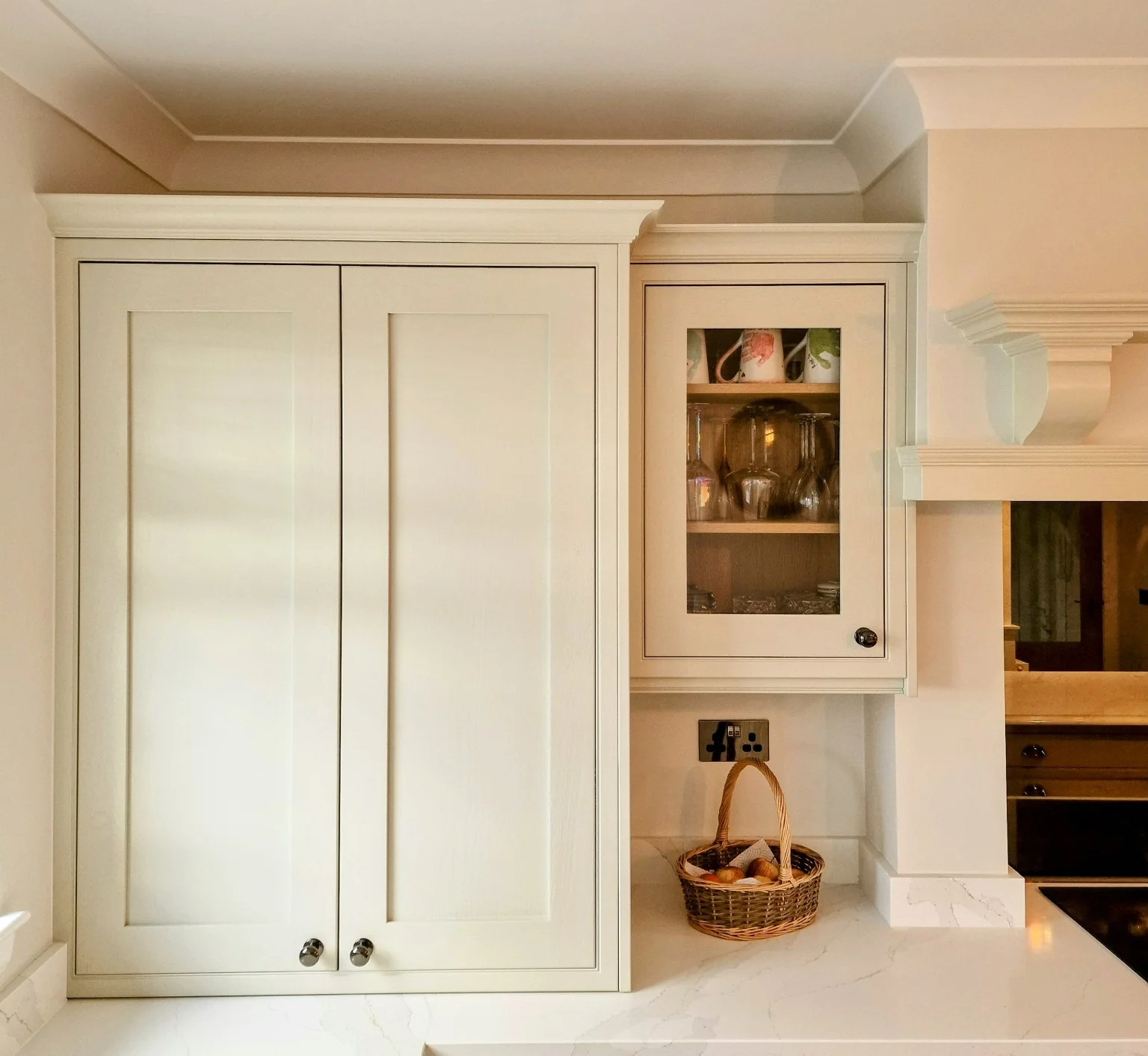 Traditional cream kitchen cabinetry in Bridge of Earn